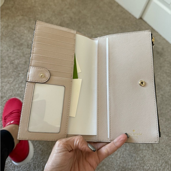 New with tags Kate Spade leather wallet - Picture 2 of 2